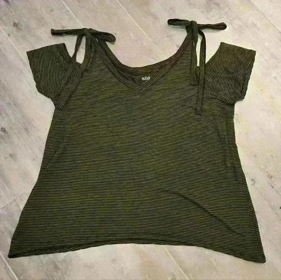 A.n.a. Off-the-Shoulder Striped Top - Picture 8 of 10